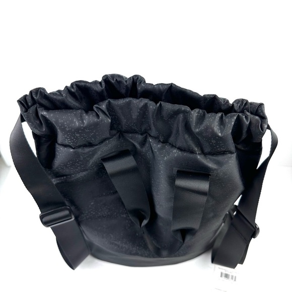 Vooray Flex Cinch Backpack Black FOIL Nylon Lightweight Drawstring Brand New - Picture 7 of 13
